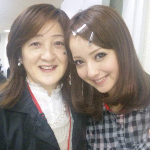 《日本女星的美人媽媽》女兒正可不是沒有原因的啊~ 《日本女星的美人媽媽》女兒正可不是沒有原因的啊~