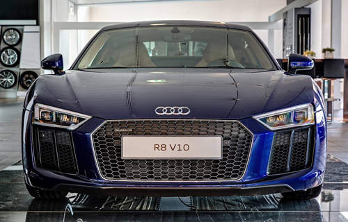 超吸睛《Audi R8》這樣子配好不好看呢？