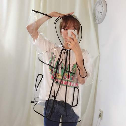 意外成為日常衣著的《透明雨衣》晴雨兩用CP值高到爆表 意外成為日常衣著的《透明雨衣》晴雨兩用CP值高到爆表