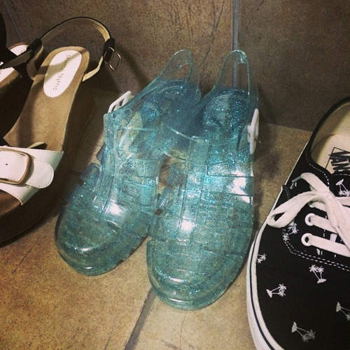 《果凍涼鞋》可愛的透明感 就算下雨也不怕 《果凍涼鞋》可愛的透明感 就算下雨也不怕