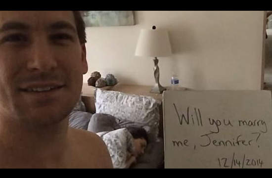 跟女友求了365次婚的男人 (但女友一次也不知道)