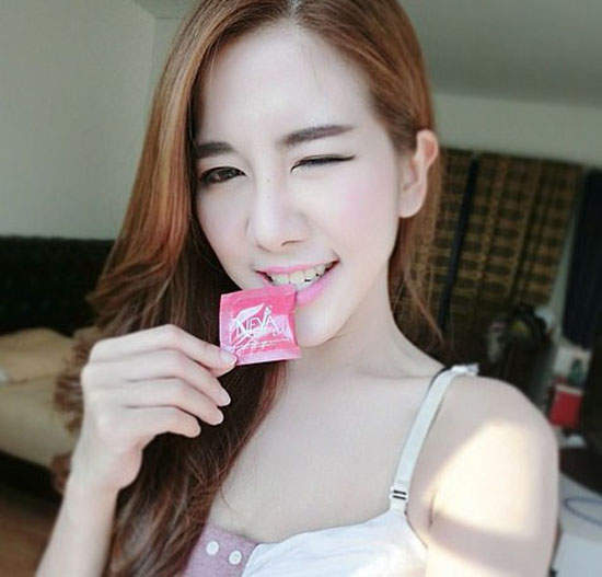 《美眉泰正點》猛一看還以為是泰國版的杜蕾斯女孩Σ(￣□￣；