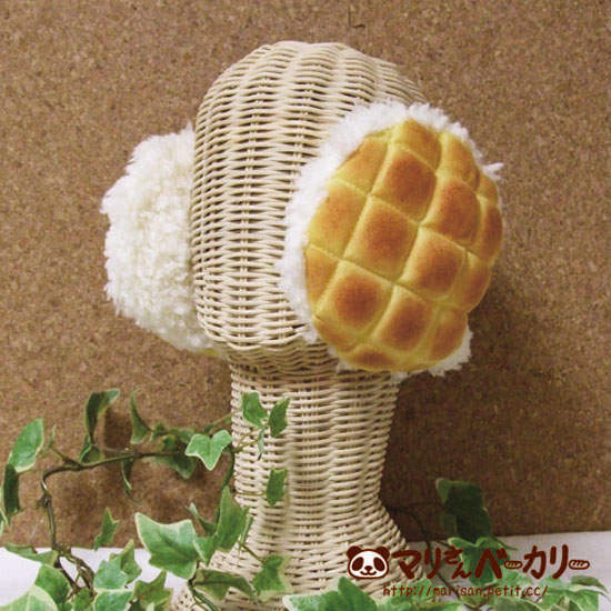 《波蘿麵包耳罩》小心不要肚子餓了就拿來吃啦XD