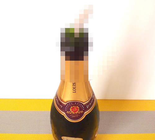 《生活小偏方》讓氣泡酒保持有氣的技巧就在這根__上 《生活小偏方》讓氣泡酒保持有氣的技巧就在這根__上