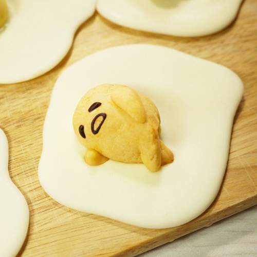 懶洋洋《蛋黃哥餅乾》有種未吃先睡的節奏(躺平) 懶洋洋《蛋黃哥餅乾》有種未吃先睡的節奏(躺平)