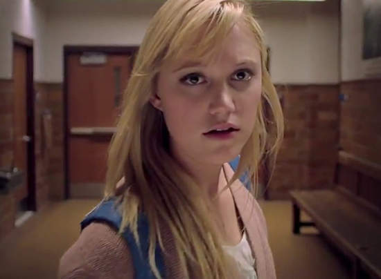 恐怖電影《It Follows》透過愛愛傳染的詛咒是什麼詛咒... 恐怖電影《It Follows》透過愛愛傳染的詛咒是什麼詛咒...