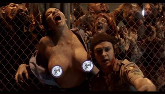 血肉橫飛的《殭屍教戰守則》小屁孩跟殭屍你比較想砍誰? 血肉橫飛的《殭屍教戰守則》小屁孩跟殭屍你比較想砍誰?