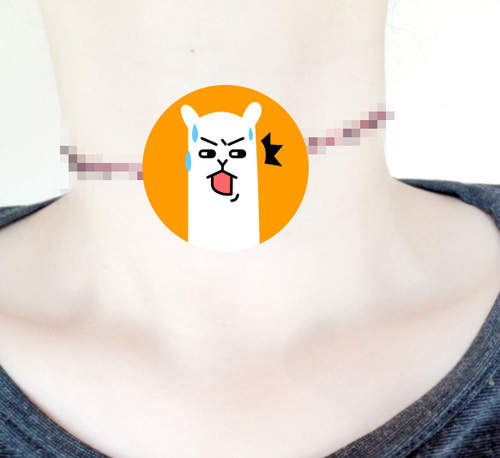 獵奇《滲血項鍊》看起來好像很痛>"<