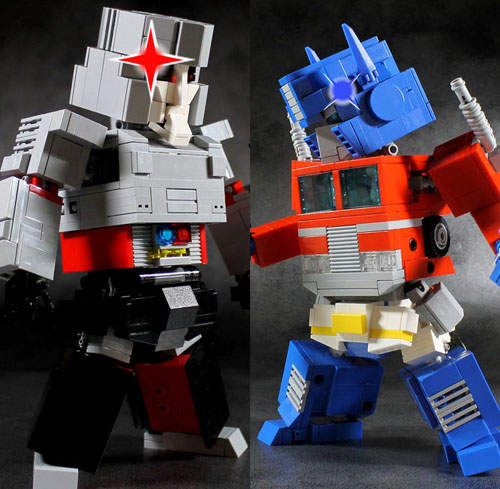 《樂高變形金剛》可動性高又可以變形還可以拿武器PK這麼厲害