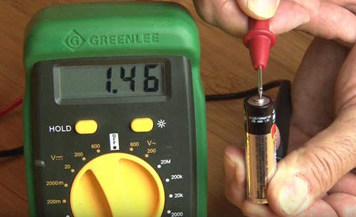 科學教室《3秒快速判斷電池是否有電》會不會太簡單了（灑花） - 圖片2