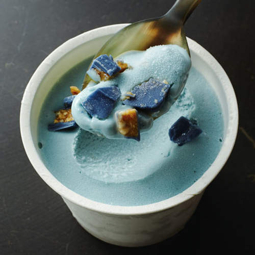 夏日限定《幸福藍色巧克力冰淇淋》這麼清爽的顏色果然是夏天啊～