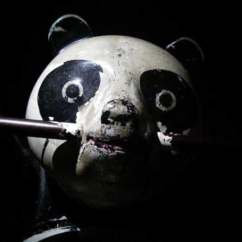 超詭異《公園裡的熊貓》是用來趕小朋友回家的吧...⊙﹏⊙ 超詭異《公園裡的熊貓》是用來趕小朋友回家的吧...⊙﹏⊙