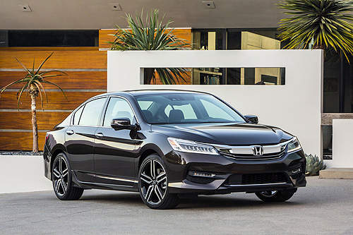 2016年式小改款《Honda Accord》裡裡外外更科技