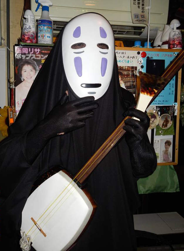 《無臉男彈奏三味線》白天見到不知該如何反應的COSPLAY…… 《無臉男彈奏三味線》白天見到不知該如何反應的COSPLAY……