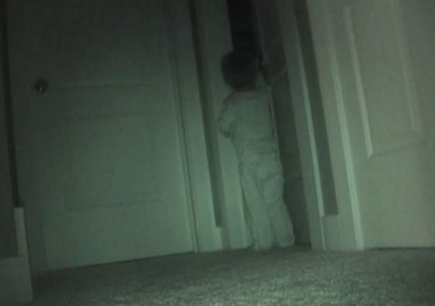 《天才搗蛋鬼》玩具每晚不見 攝影機拍到的「鬼」原來是...