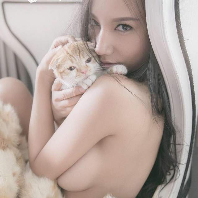 《美眉泰正點》Atom Phakjira讓人好想當她的家貓 《美眉泰正點》Atom Phakjira讓人好想當她的家貓