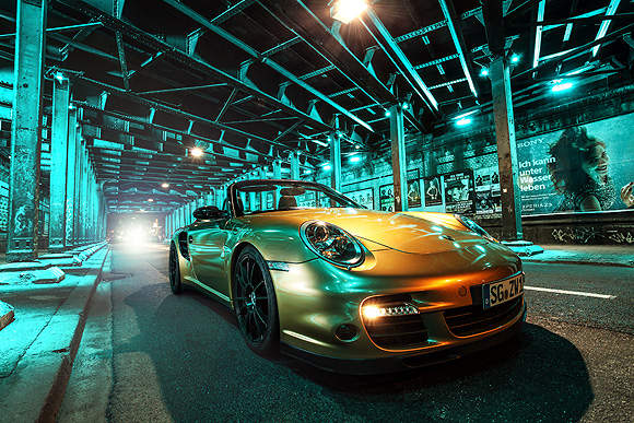 馬力828匹《Porsche 911 Turbo Cabriolet》這樣不會太閃嗎？