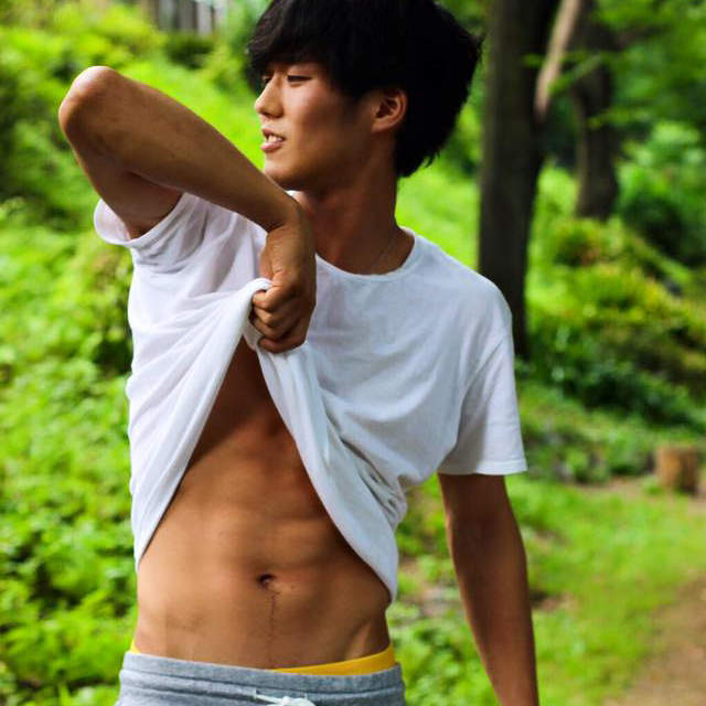 《上智大學肌肉圖鑑》集合校園裡愛健身的肌肉男男男...(回音) 《上智大學肌肉圖鑑》集合校園裡愛健身的肌肉男男男...(回音)