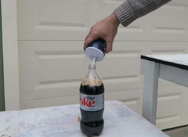 科學實驗《可樂加鹽巴》會讓你看到意想不到的畫面