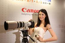 Canon活力棒球美少女“天天”出席 2013台北電腦應用展