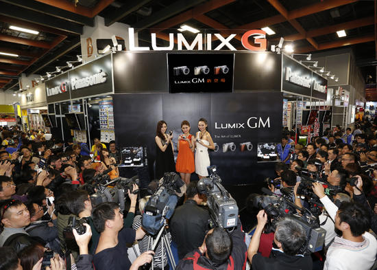 2013台北資訊月 Panasonic LUMIX GM1輕單眼相機夢幻登場！