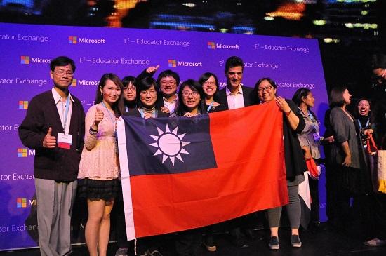 2015全球微軟創意教師競賽 新北市明德高中涂佩瑜老師奪冠