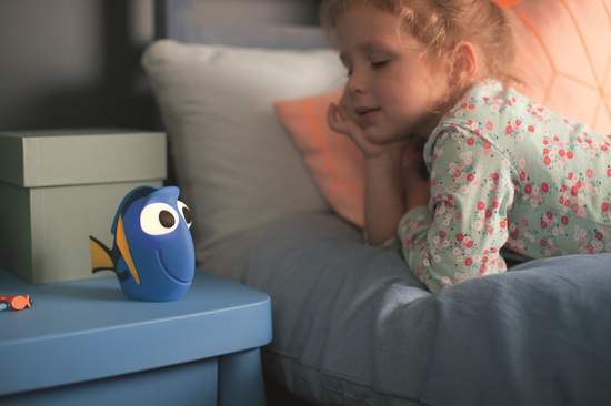 飛利浦迪士尼兒童燈 再添魔法生力軍  《海底總動員》「多莉」(Dory)床邊燈7月全球同步上市