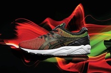 隨著視角變色的全新材質─  ASICS Tiger「變色龍系列鞋款」耀眼登場