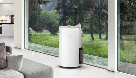 抗潮大作戰 LG PuriCare™變頻除濕機驚豔上市除濕、乾衣、烘鞋、烘衣櫃 一機多用奈米離子主動淨化抑菌 打造「乾」「淨」居家環境