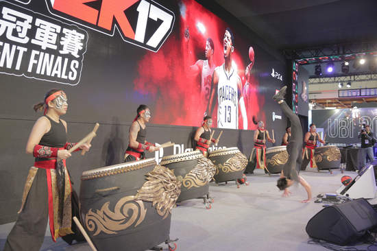 「《NBA 2K17》亞洲盃」台北電玩展總冠軍出爐藝人「吳思賢(小樂)」擔任頒獎嘉賓