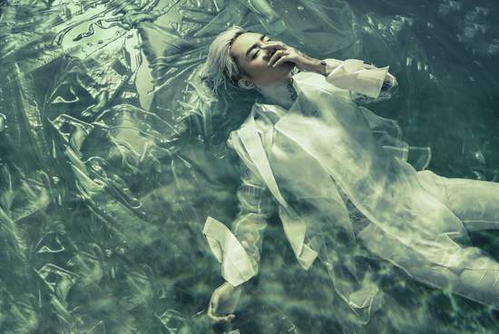 「音樂狂人」R-Chord 謝和弦2018年全新專輯《像水一樣》12/14正式發行    概念源自一代武術宗師李小龍 鼓勵人們像水一樣柔中帶剛 擁有強大能量