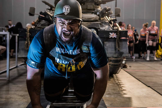 《戰車世界》澳洲最強職業強人締造拉戰車金氏世界紀錄