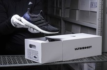 adidas復刻首雙UltraBOOST跑鞋  重現元祖黑紫配色     顛覆跑鞋定義的經典之作重返街頭  12月1日在台發售