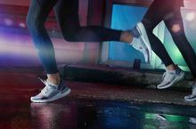 adidas UltraBOOST 19解構經典、推進未來 全新配色Refract炫彩白  1月15日限定發售