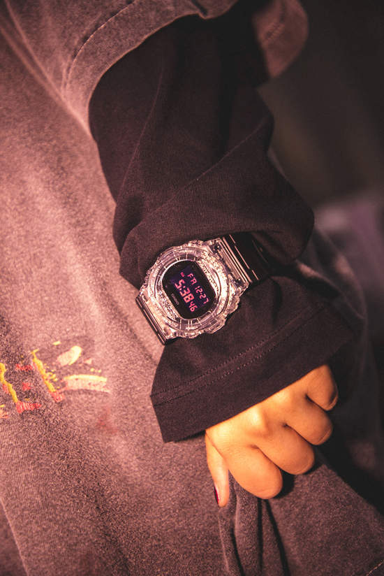 G-SHOCK x 時裝界品牌CLOT再度聯乘 時尚全透錶殼配上復古帆布錶帶的DW-5750限量型號 帶出隨性又型格的個性