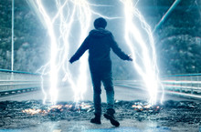 《超能追緝》斥資2億追尋雷神起源  導演：「希區考克是我的典範」