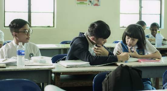 亞洲通才黃明志這次不搞笑最新執導校園暴力電影《你是豬》聚焦敏感種族議題