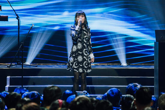 「華語電子療癒天團」原子邦妮昨晚(12/29）擔任英國電子天團Clean Bandit台灣演唱會開場嘉賓