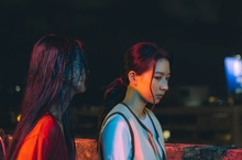 龍年首部華語恐怖片《鬼天廈》釋前導海報 紅衣女鬼驚悚現身