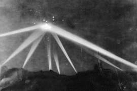洛城異戰(Battle: Los Angeles ) 2次大戰時〝洛杉磯之戰 UFO大空襲事件〞搬上電影 洛城異戰(Battle: Los Angeles ) 2次大戰時〝洛杉磯之戰 UFO大空襲事件〞搬上電影