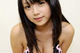 日本超口愛童顏巨乳「海溝妹」篠崎愛 日本超口愛童顏巨乳「海溝妹」篠崎愛