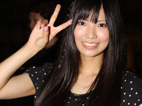 AKB48 倉持明日香 也來開球一下 - 圖片1 AKB48 倉持明日香 也來開球一下 - 圖片1