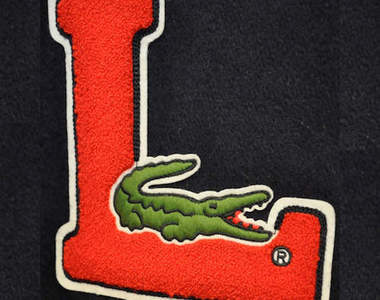 LACOSTE招牌鱷魚LOGO登大人!? LACOSTE招牌鱷魚LOGO登大人!?
