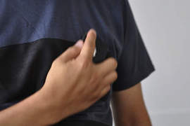 手機螢幕髒了就往身上擦 擦拭布T-Shirt登場★ 手機螢幕髒了就往身上擦 擦拭布T-Shirt登場★