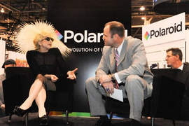 寶麗來 x LADY GAGA = 女神卡卡拍立得Polaroid GL30 寶麗來 x LADY GAGA = 女神卡卡拍立得Polaroid GL30