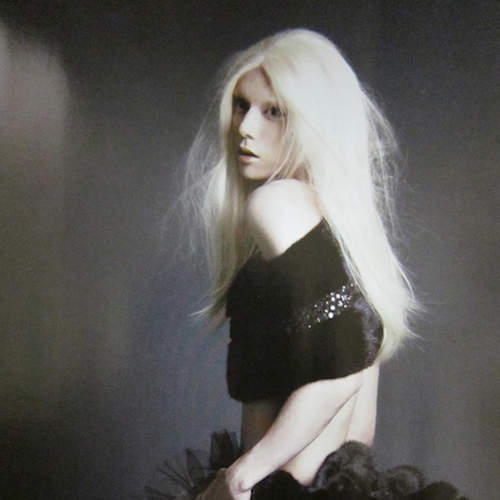 水嶋斐呂變身性感白髮魔女！日本男星的女裝永遠都看不膩啊♥