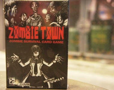紙牌遊戲《殭屍小鎮 ZombieTown》 紙牌遊戲《殭屍小鎮 ZombieTown》