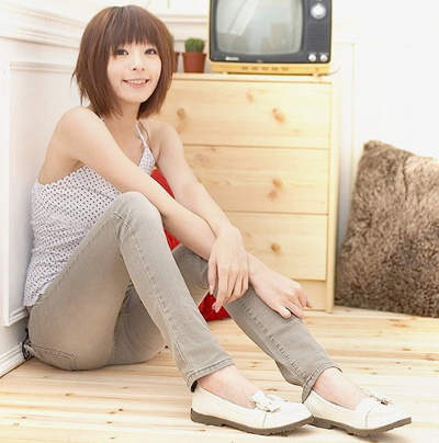 抿嘴妹 李依瑾 寵物可愛外加主人也是一百分 - 圖片2 抿嘴妹 李依瑾 寵物可愛外加主人也是一百分 - 圖片2