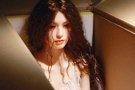 為充氣娃娃注入生命的攝影師 Laurie Simmons 為充氣娃娃注入生命的攝影師 Laurie Simmons