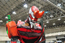 幕張《WONDER FES 2011夏》 超大二號機現身 幕張《WONDER FES 2011夏》 超大二號機現身